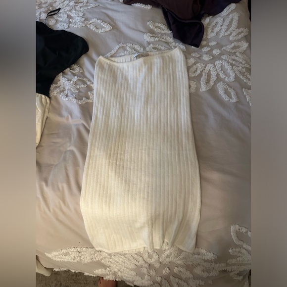 Danielle Giuzio knit skirt in a size medium - super comfortable - Picture 2 of 3